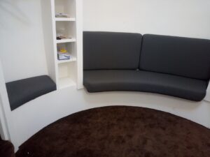 Отделка дома-сферы из дерева — современный дизайн интерьера.