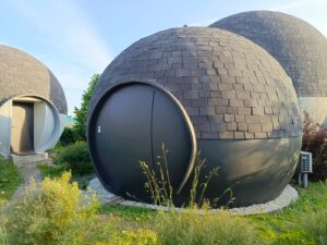 Дом-сфера на частном участке — цена строительства под ключ.